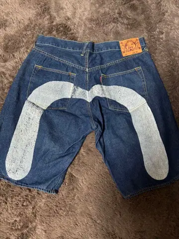 EVISU 데님 숏팬츠 화이트 페인트 디자인