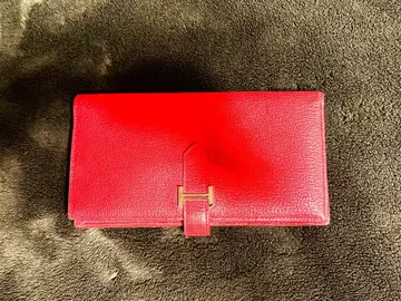 빨간색 가죽 장지갑