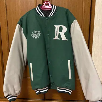 그린 컬러 바시티 자켓 R 자수 포함 새상품