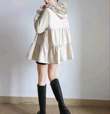 프릴 달린 후드 자켓 베이지