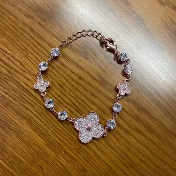 로즈 골드 꽃 모티브 팔찌