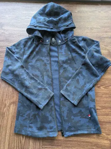 다크 카모플라쥬 후드 부착 후드티 BEAMS