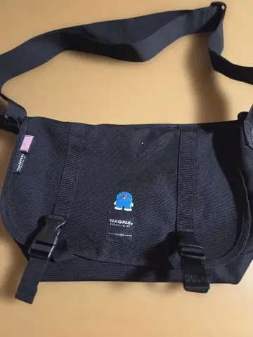 YAKPAK 블랙 메신저 백