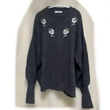 펠리시모 쿠튀리에 IEDIT 마카베 앨리스 팬지 자수 니트