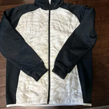 언더아머 UNDERARMER 자켓