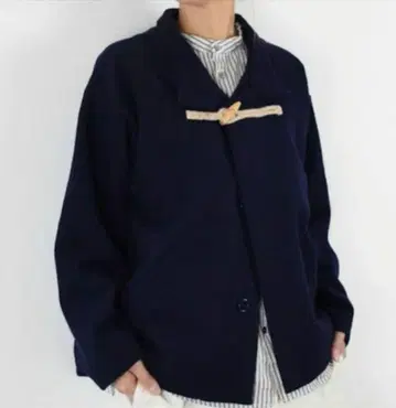 새상품 미사용품 NATURAL LAUNDRY 네이비색 토글 부착