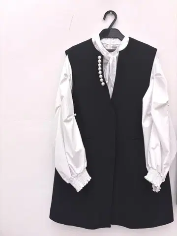 리본 타이 펄 장식 소매 셔츠