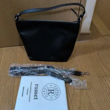 russet 블랙 나일론 숄더백