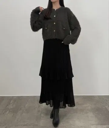 (얇은 소재) 골드 버튼 샤기 니트 가디건 + 플리츠 스커트 (스커트만)