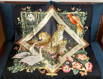 페라가모 스카프