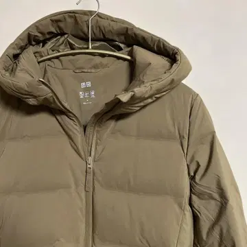 유니클로 심리스 다운 숏코트 M 카멜 브라운 베이지