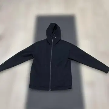 블랙 후드 부착 후드티 캘빈클라인