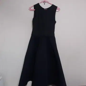 새상품 블랙 슬리브리스 롱 원피스