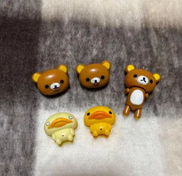 클립 4개와 리락쿠마