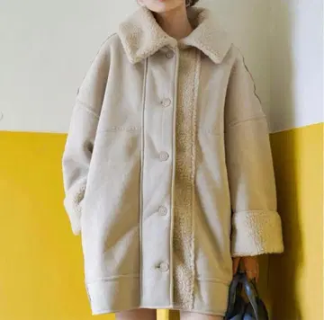 kastane 하이넥 리버서블 보아 무스탕 자켓 아이보리