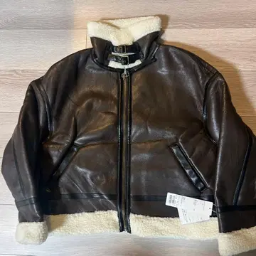 미사용 새상품 SHENERY 무스탕 자켓