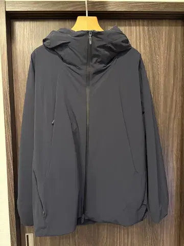 데상트 올터레인 INSULATED ACTIVE JACKET