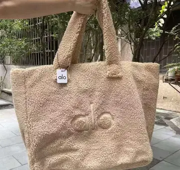 alo 숄더백 핸드백