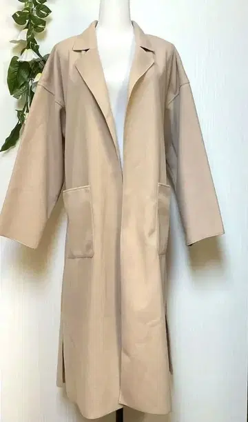 미사용 새상품 정가 7700엔 미스티우먼 [ F ] 베이지 롱 코트