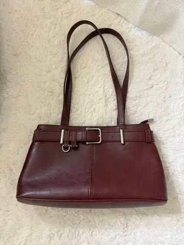 버건디 합성 피혁 숄더백