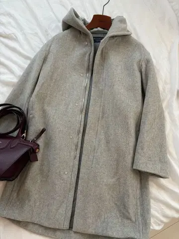 1시즌 착용 투모로우랜드 macphee 코트