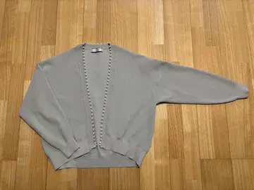 [ QTUME ] 그레이 펄 장식 가디건