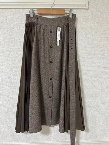 브라운 계열 헤링본 플리츠 스커트