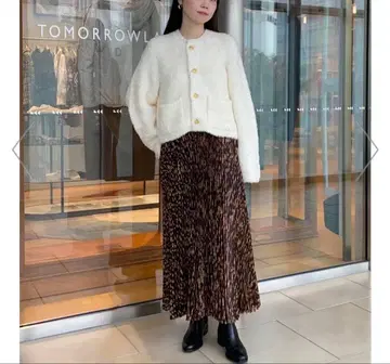 새상품급 23AW 맥피 무스탕 크루넥 가디건 화이트