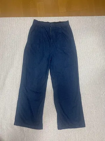 Broken Base 원턱 스트레이트 데님