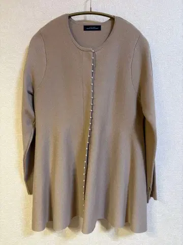 그린 레이블 릴랙싱 베이지 긴팔 가디건