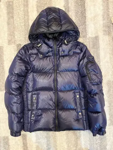 새상품급 타트라스 다운 자켓 BELBO 보 네이비 사이즈 M