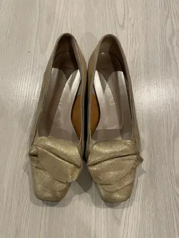 모드 에 자코모 DICI 펌프스 24cm