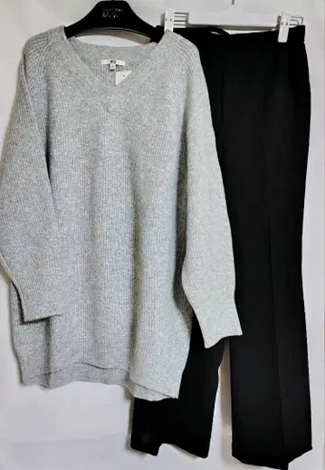 유니클로 V넥 니트 튜닉 렙심 팬츠