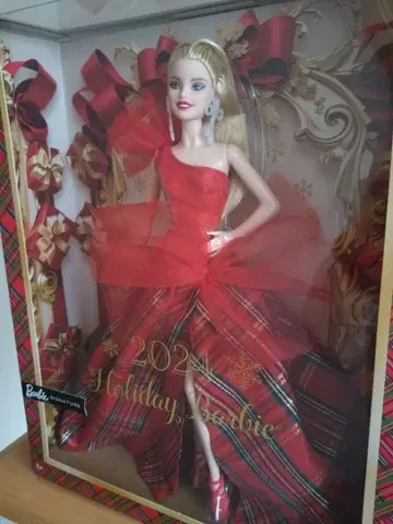 바비 인형 새상품 홀리데이 바비 레어 2024