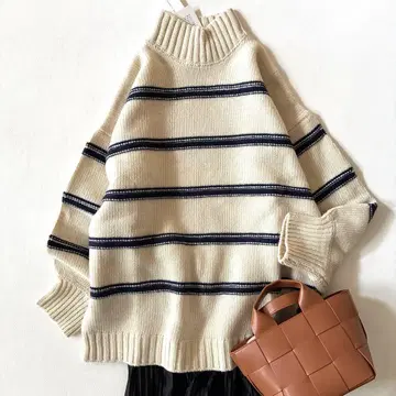 [미사용 택 포함] 뷔르데사봉 오버 사이즈 보더 터틀 니트 화이트&네이비