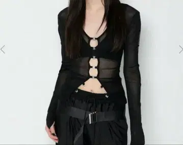 MELT THE LADY sheer hook tops black
