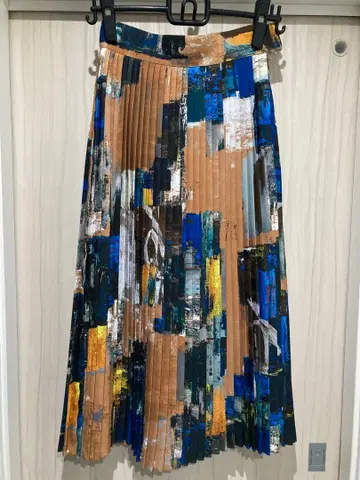 새상품급 UNITED TOKYO 플리츠 롱 스커트 멀티 컬러