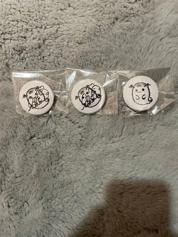 quart. 실버나 캔뱃지