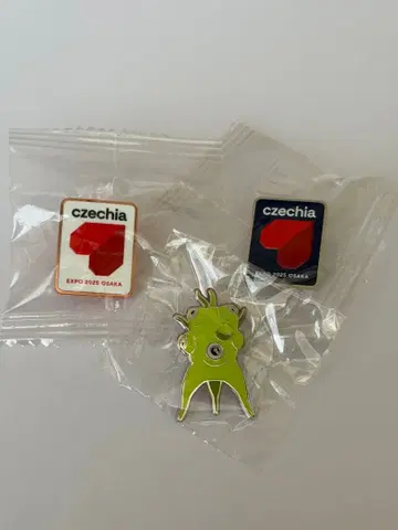 체코관 CZECHIA 스태프용 축광 핀 배지 세트 만박