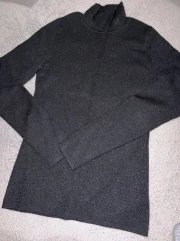 셀포드 블랙 하이넥 스웨터