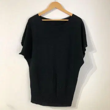 루즈핏 니트 풀오버 블랙 돌먼 슬리브 심플 상의