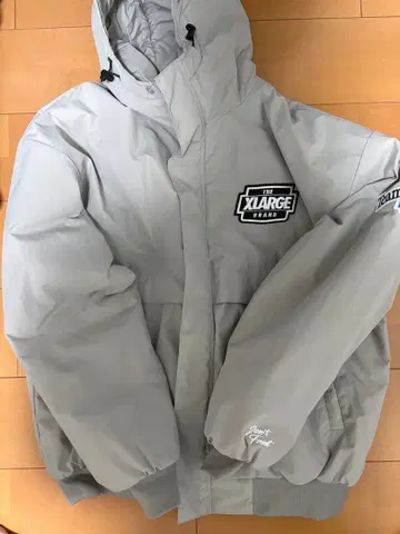 XLARGE 그레이 다운 자켓