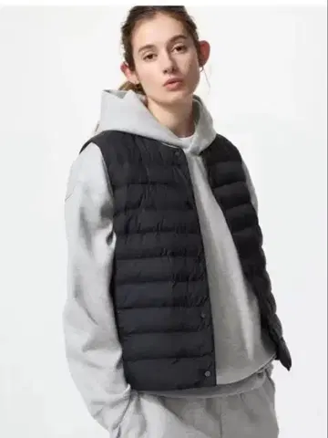 유니클로 퍼프 테크 컴팩트 베스트 XL 블랙