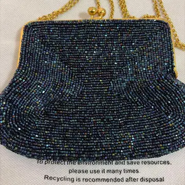 비즈 장식 클러치백