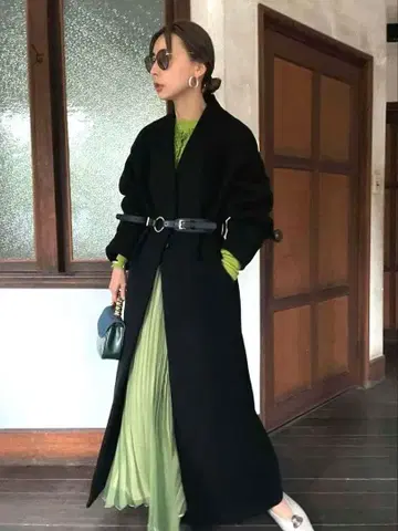 UND PLUMP SLEEVE BELTED COAT ameri