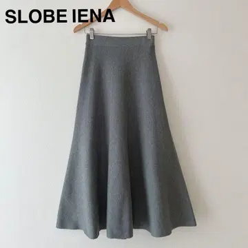 새상품급 밀라노 리브 니트 플레어 스커트 SLOBE IENA 그레이