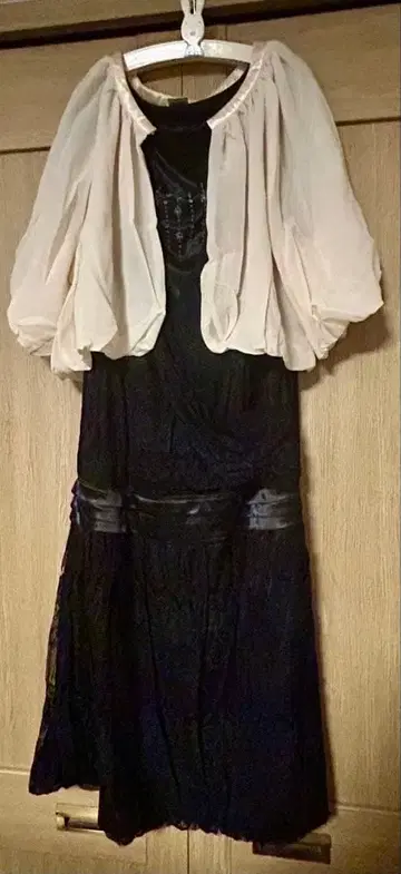 엑시즈팜 [ M ] 슬리브리스 원피스 웨딩 결혼식