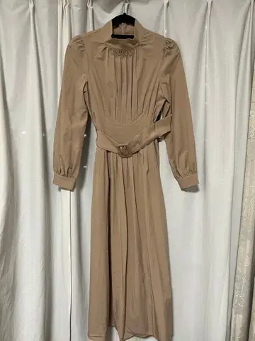 핑크 베이지 플리츠 원피스