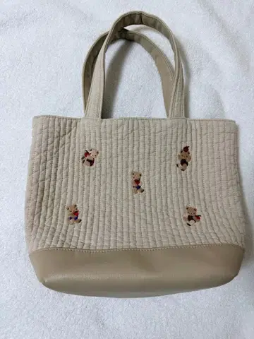 파밀리아 x 비오는날 콜라보 베이지