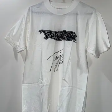 Lazy Krew TKO 사인 포함 T셔츠 화이트